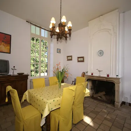 18th-century Normandy فالوجنيس