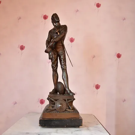 18th-century Normandy * فالوجنيس